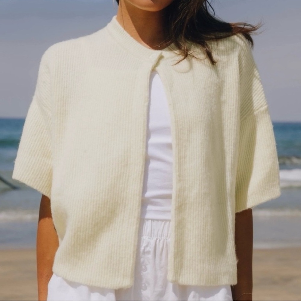 DAILY DRILLS CREAM SHORT SLEEVE SWEATER